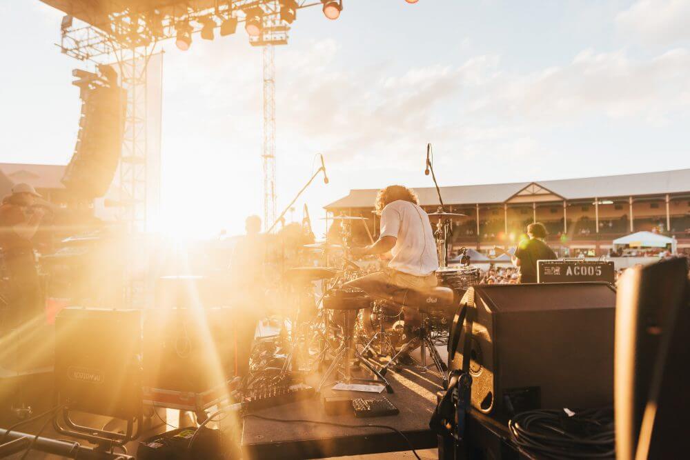 A band jams in Music City (PC: Danny Howe on Unsplash)